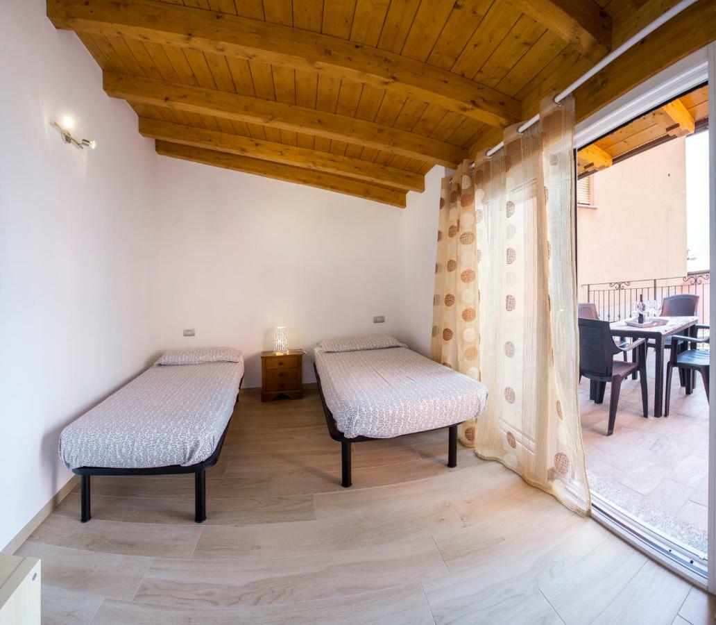 Casa Fiore Lezzeno Luaran gambar